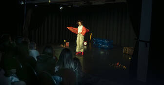 Besucht Peppa im Theater! Besucht Peppa im Theater!
