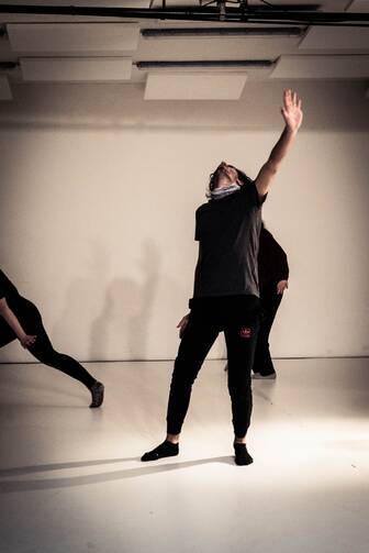 Move & Act Move & Act