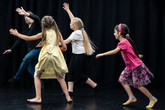 Tanz Theater Gäääng