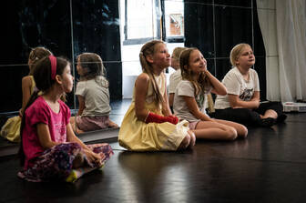 Tanz Theater Gäääng